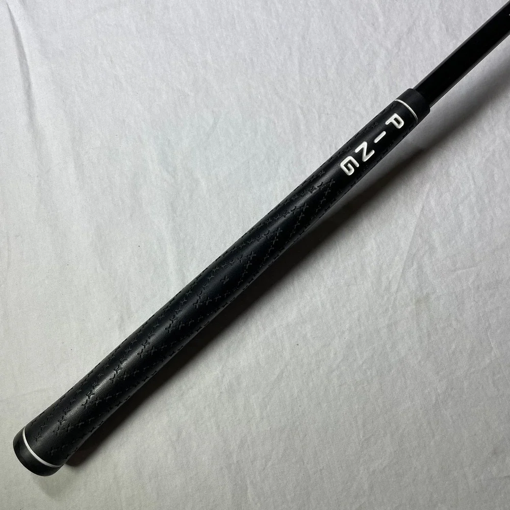 Ping Moxie RH Junior 7-Iron, Y-Flex Ping Moxie graphite shaft,‎ Ping grip.